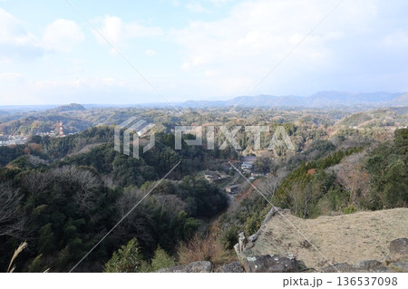 「荒城の月」のモデル・岡城跡からの眺望（大分県竹田市） 136537098