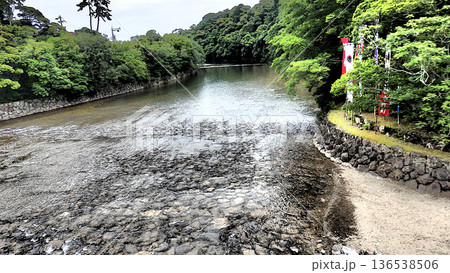 五十鈴川 伊勢神宮 内宮 五十鈴川 伊勢神宮 内宮 136538506