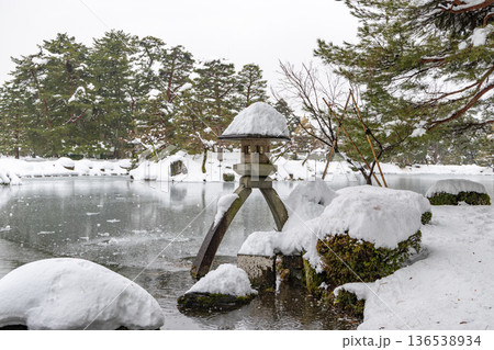 真冬の兼六園 真冬の兼六園 136538934