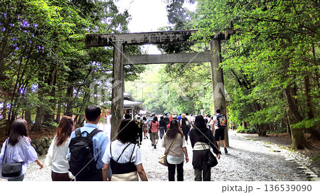 二の鳥居（桜門）伊勢神宮　内宮 136539090