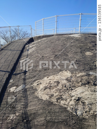 掩体壕 掩体壕跡 戦争遺構 (長崎県大村市/下原口公園) 掩体壕 掩体壕跡 戦争遺構 (長崎県大村市/下原口公園) 136539585