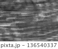 手描きのマーカー塗りのにじみ背景　横位置/モノクロ濃淡 136540337