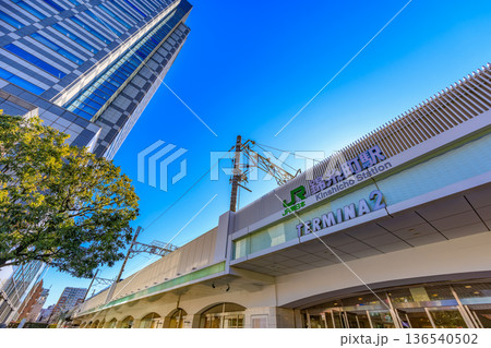 東京　墨田区の都市風景　錦糸町駅北口　 136540502
