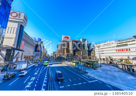 東京　墨田区の都市風景　錦糸町駅南口 136540510