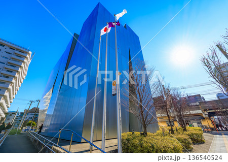 東京　墨田区の都市風景　すみだ北斎美術館 136540524