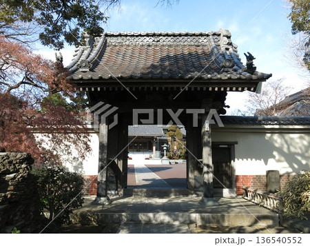 横浜市神奈川区の本覚寺（山門） 136540552