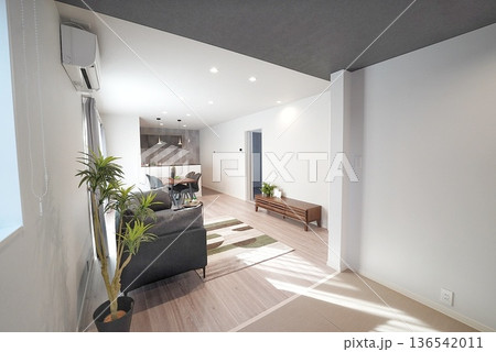 新築住宅のリビングダイニング 136542011