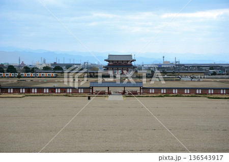 奈良　平城宮跡　朱雀門 136543917