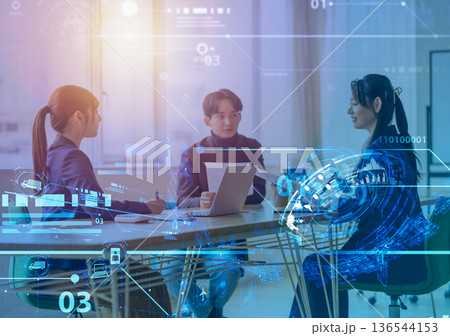 会議で資料を共有 136544153