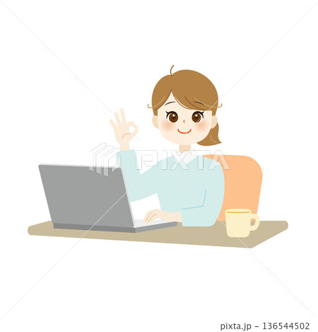 ノートパソコンの前で右手にOKサインをするビジネス女性のイラスト　オンライン業務・承認 136544502