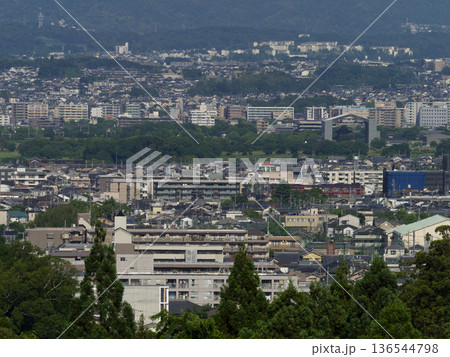 奈良県奈良市の市街地 奈良県奈良市の市街地 136544798