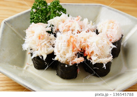 カニ軍艦巻き寿司 136545788