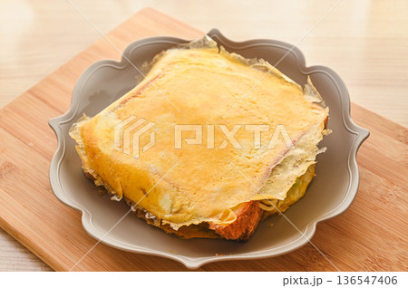塩焼きそばのホットサンド 塩焼きそばのホットサンド 136547406