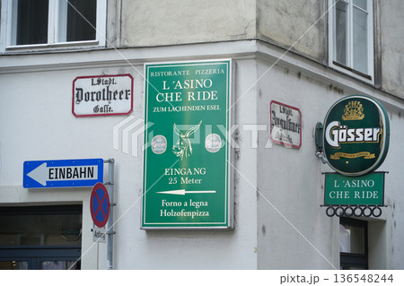 オーストリア_ウィーン市街 136548244