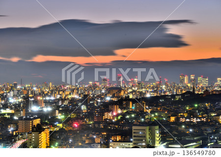 《愛知県》尾張旭市スカイワードあさひから見た名古屋市の夕景 136549780