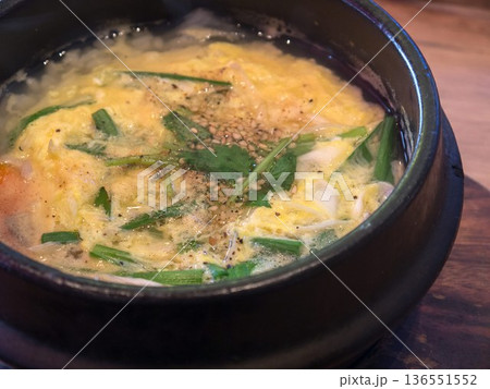 石鍋たまごクッパ 136551552