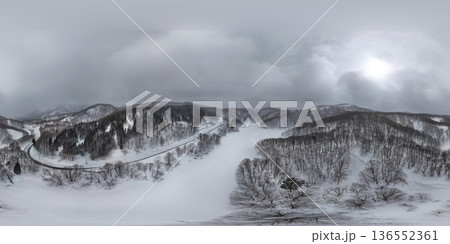 大雪の鍋越峠　空撮　VR写真 136552361