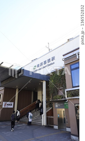 JR京葉線の海浜幕張駅、北口 JR京葉線の海浜幕張駅、北口 136552832