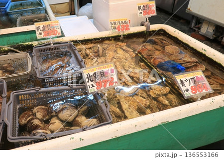 北海道、夏の海鮮市場 北海道、夏の海鮮市場 136553166