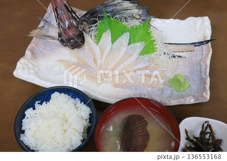 八角の刺身 136553168