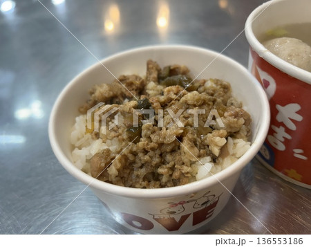 魯肉飯 136553186