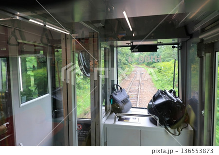 JR北海道函館本線　余市駅から銀山駅までの普通列車車窓風景(2023年夏雨) 136553873