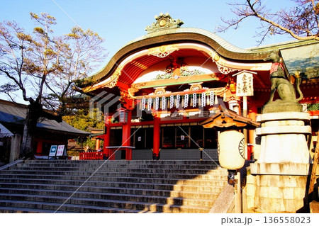 京都府 伏見稲荷大社 内拝殿 京都市伏見区深草藪之内町 京都府 伏見稲荷大社 内拝殿 京都市伏見区深草藪之内町 136558023