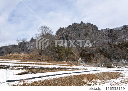 冬の岩櫃山 群馬県東吾妻町 冬の岩櫃山 群馬県東吾妻町 136558139