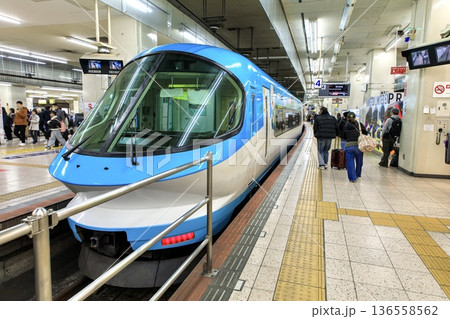 近鉄名古屋駅に停車中のミジュマルライナー 136558562