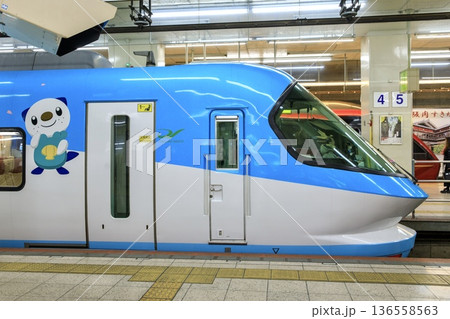 近鉄名古屋駅に停車中のミジュマルライナー 136558563