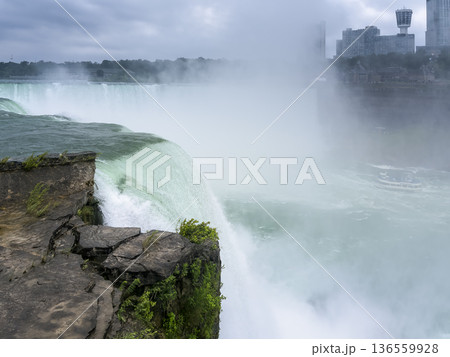 ナイアガラの滝～アメリカ側からの眺め / Niagara Falls, USA & Canada 136559928
