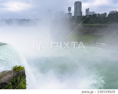 ナイアガラの滝～アメリカ側からの眺め / Niagara Falls, USA & Canada 136559929