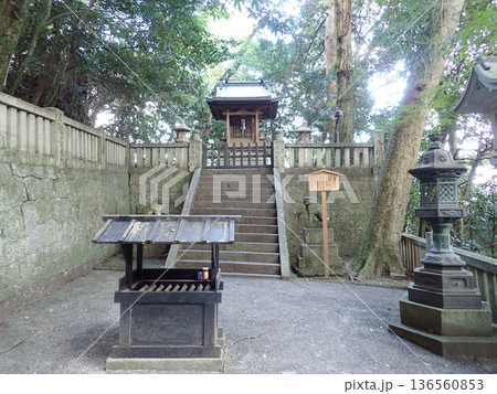 香川県仲多度郡琴平町にあり、こんぴらさんと呼ばれる琴平山の中腹に鎮座する金刀比羅宮(ことひらぐう) 香川県仲多度郡琴平町にあり、こんぴらさんと呼ばれる琴平山の中腹に鎮座する金刀比羅宮(ことひらぐう) 136560853