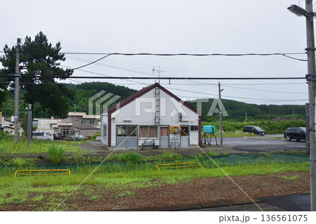 JR北海道函館本線 銀山駅から倶知安駅までの普通列車車窓風景(2023年夏雨) JR北海道函館本線 銀山駅から倶知安駅までの普通列車車窓風景(2023年夏雨) 136561075
