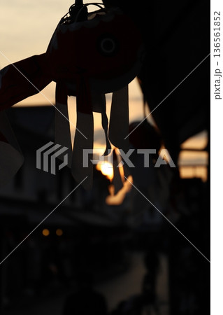 『白壁の町並み  金魚ちょうちん』 山口県柳井市観光 136561852