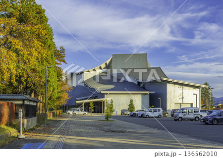 鶴岡　荘銀タクト鶴岡　鶴岡市文化会館　山形県鶴岡市 136562010