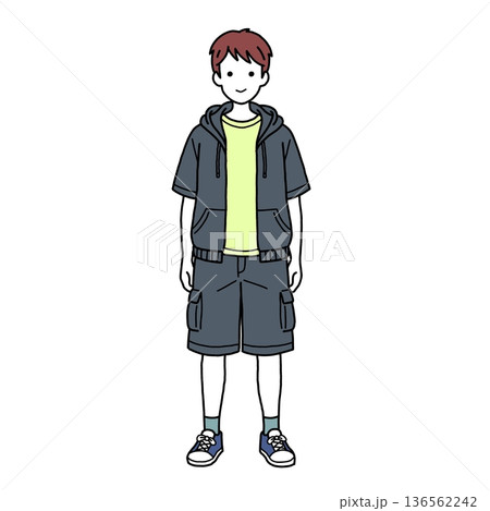 カジュアルな私服姿の男子学生 136562242