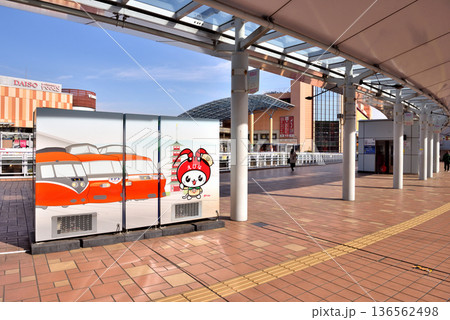 小田急線海老名駅前デッキの風景 136562498