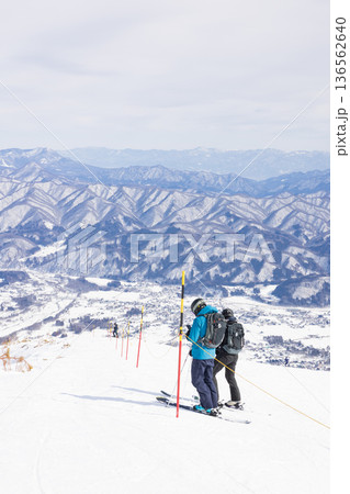 長野県白馬村の八方尾根スキー場からの風景 長野県白馬村の八方尾根スキー場からの風景 136562640