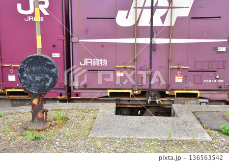 JR北海道函館本線　山崎駅の風景(2023年夏雨) 136563542