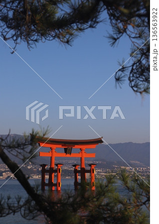 安芸の宮島 厳島神社 【広島県】 安芸の宮島 厳島神社 【広島県】 136563922
