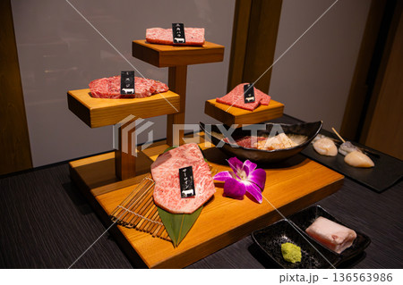 焼肉の盛り合わせコース 厚切り肉のディナー写真 136563986