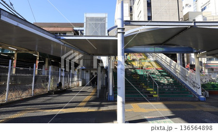 JR外房線、内房線の蘇我駅東口、エレベーターが設置 136564898