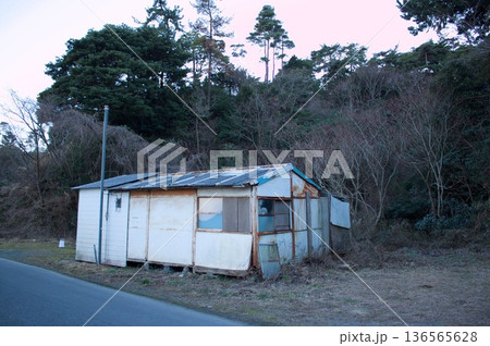 小屋 136565628