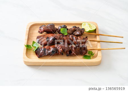 grilled chicken liver with herbs and spices 136565919
