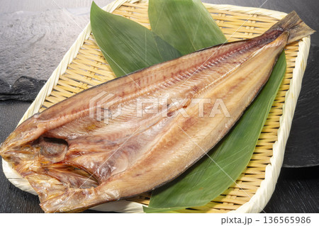 北海道の美味しいほっけ魚 136565986