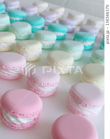 カラフルマカロン カラフルマカロン 136566370