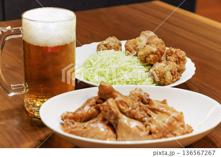 生ビールと鶏肉料理の晩酌セット 136567267
