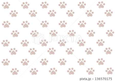 ブラウンの肉球柄背景素材 136570175