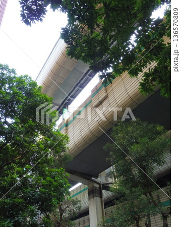高架下 高架下 136570809